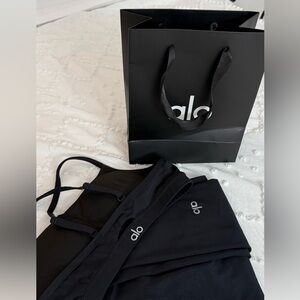ALO Yoga Black Sports Bra and Leggings Set